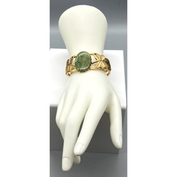 Vintage Jade Hinged Cuff Bracelet with Gold Tone Leaves, 1970s Clamper Statement - Picture 4 of 7